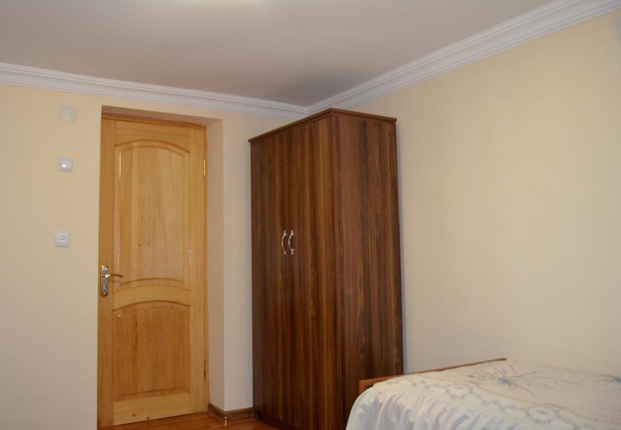 Nunu'S Guesthouse Tskaltubo Luaran gambar