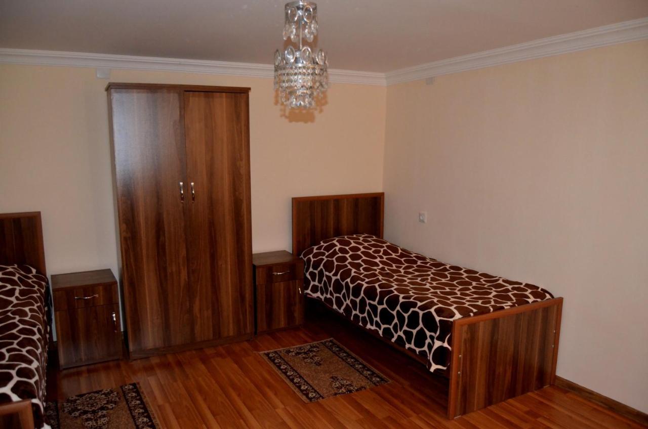 Nunu'S Guesthouse Tskaltubo Luaran gambar