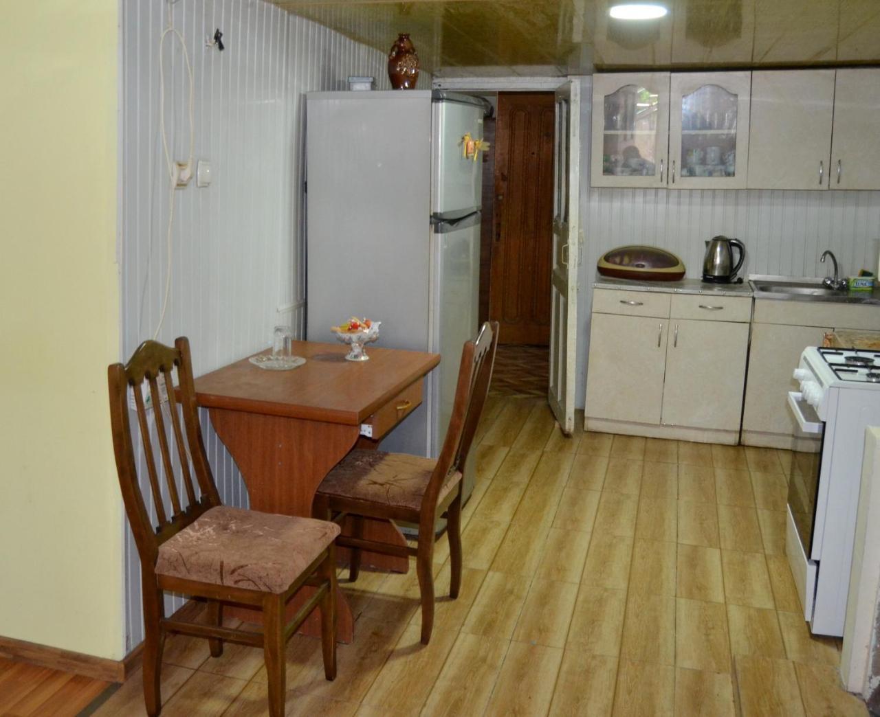 Nunu'S Guesthouse Tskaltubo Luaran gambar